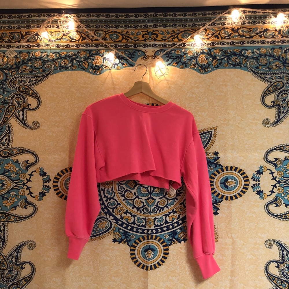 Cropped Hot Pink Sweater! 💖